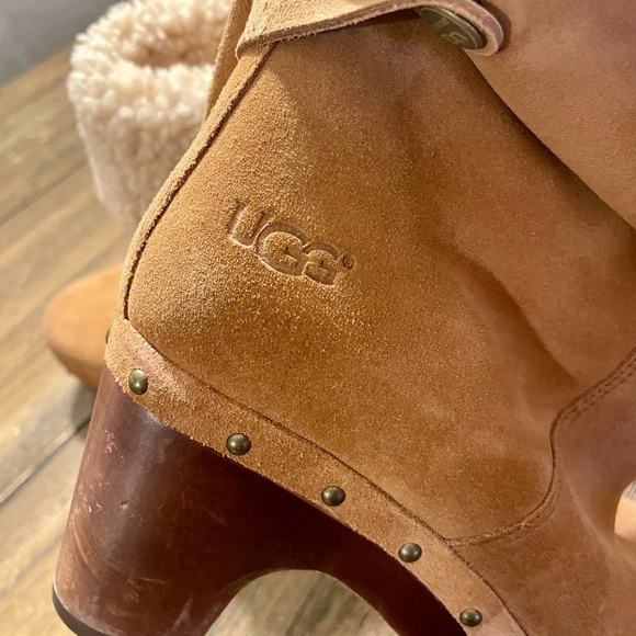 UGG Lynnea Stud Shearling Lined Clog Tan Leather Heel Ankle Boots Size 6 Boho - Picture 15 of 16